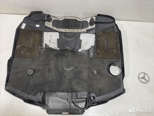 Крышка двигателя Мерседес w212 w218 OM642