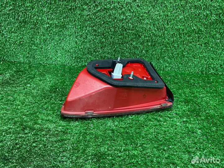 Фонарь левый в крышку VAG универсал Volkswagen Pas