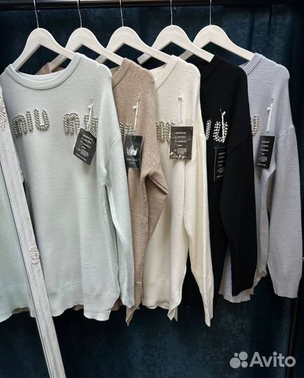 Свитер логотип бренда Miu Miu бусины