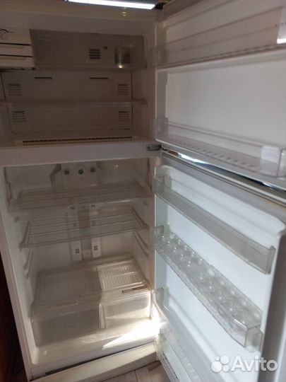 Холодильник goldstar