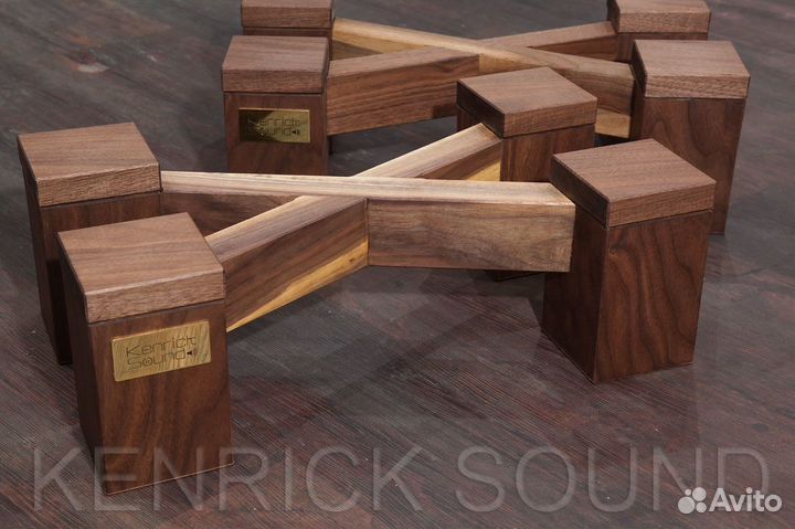 Комплект подставок для колонок