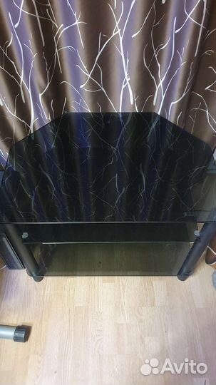 Стеклянная тумба под тв