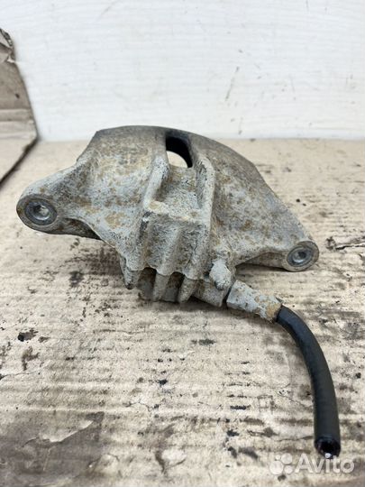 Суппорт передний правый Peugeot 206 2008 1.4