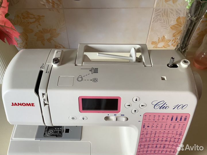 Швейная машина janome
