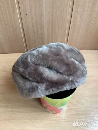 Шапка из мутона женская