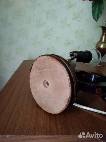 Настольная лампа в форме штурвала. Голландия