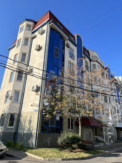 4-к. квартира, 135 м², 2/5 эт.