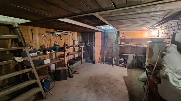 Гараж, > 30 м²