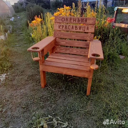 Кресло из массива дерева