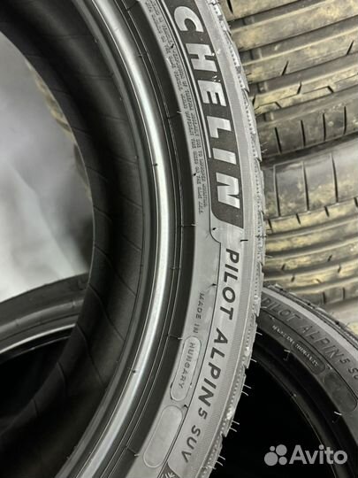 Michelin Alpin 5 265/40 R22