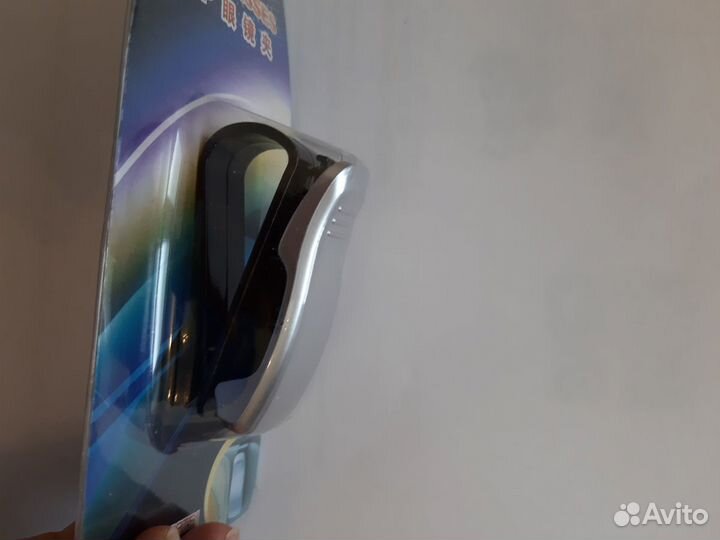 Держатель для очков на солнцезащитный козырек