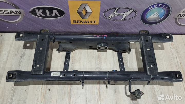 Балка подвески зад Nissan terrano D10