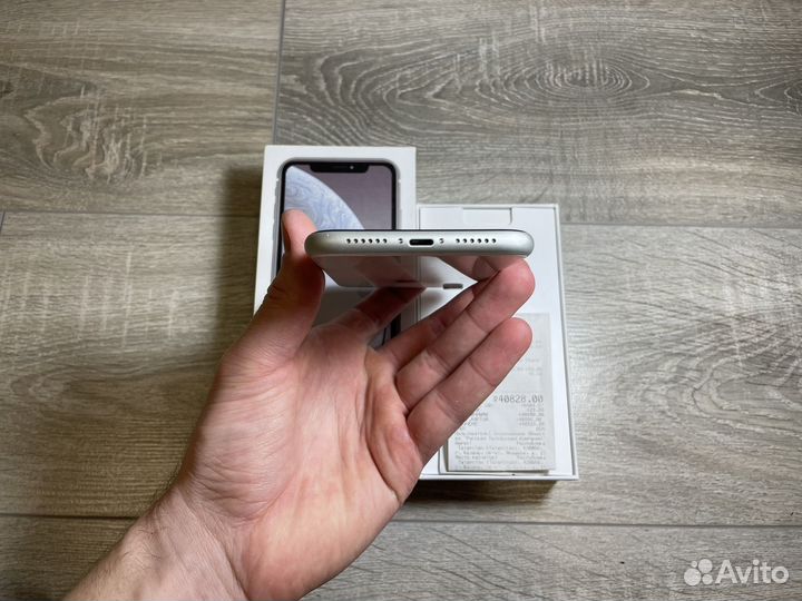 iPhone Xr, 64 ГБ