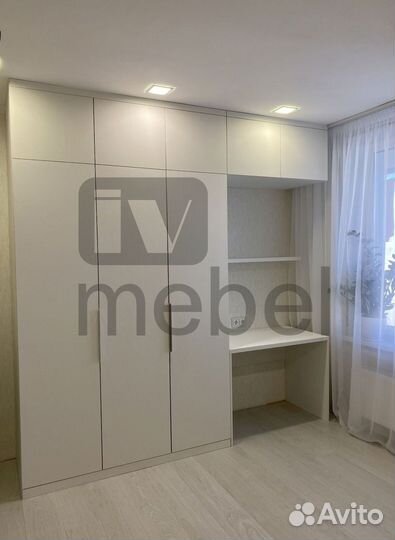 Угловой шкаф