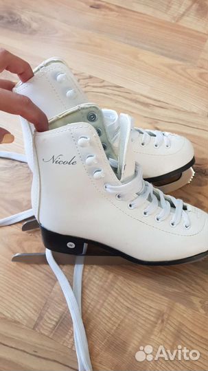 Коньки фигурные 32р