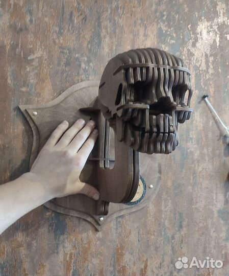 Вешалка для мотошлема