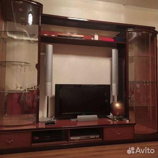 Стенка в гостиную