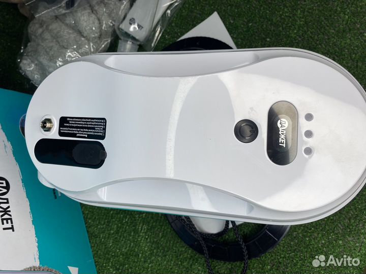 Робот для мойки окон Даджет dBot W200