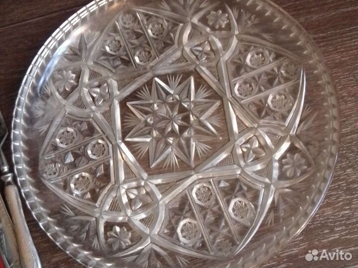 Ложки, вилки, тарелки