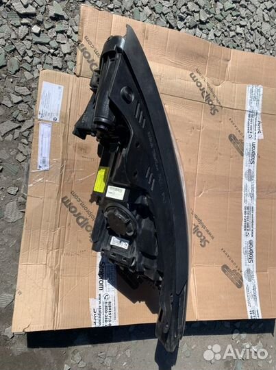 Фара правая Hyundai Santa Fe 2015г ксенон