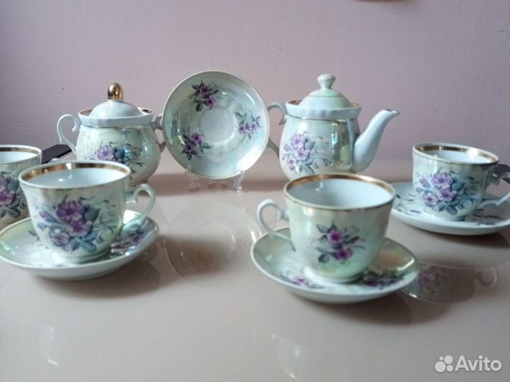 Фарфоровый чайный сервиз