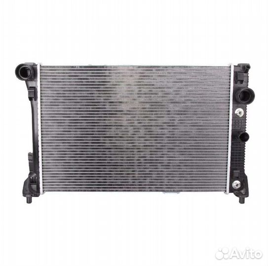 Радиатор охлаждения на Мерседес w212 Е200 Е400