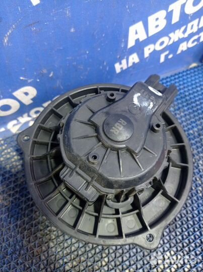 Моторчик печки Kia Rio 3 седан 2012