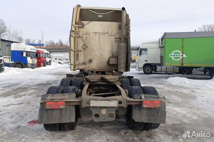 Freightliner ST120064ST, 2004