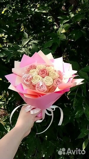 Вкусный сладкий букет шоколадные розы