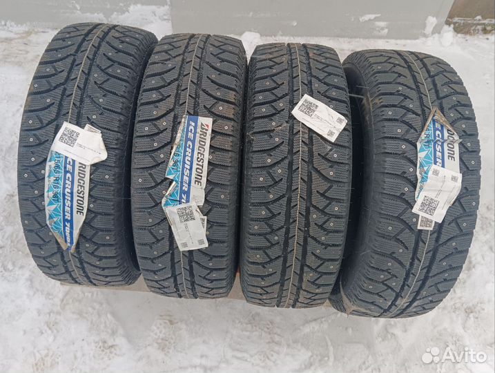 Bridgestone Ice Cruiser 7000S 215/65 R16 98T