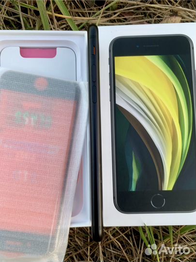 iPhone SE (2020), 128 ГБ