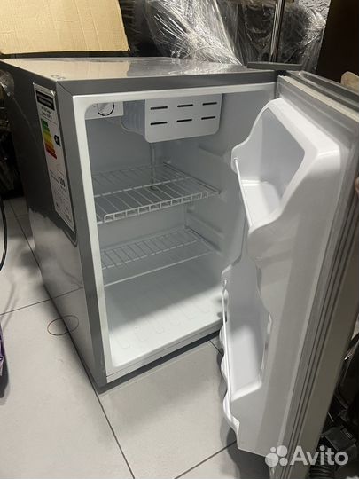 Минихолодильник с морозильной бу