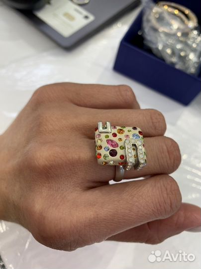 Серебряное кольцо с цветными фианитами
