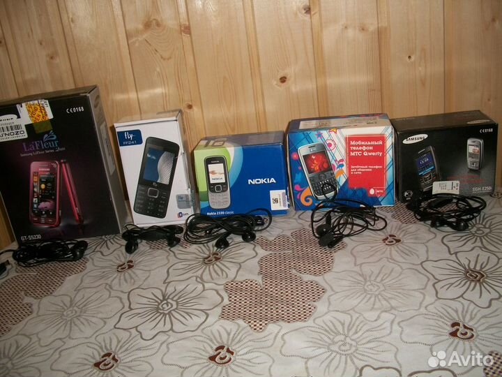 Новые наушники для сотовых телефонов