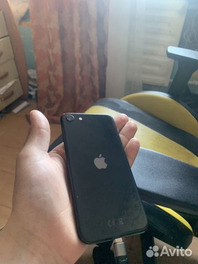 iPhone SE (2020), 64 ГБ