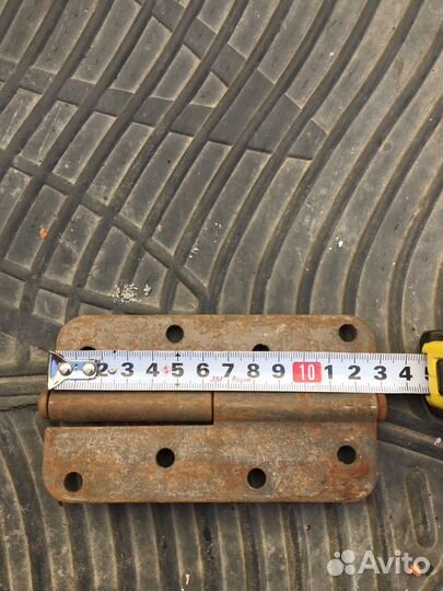 Петли для дверей