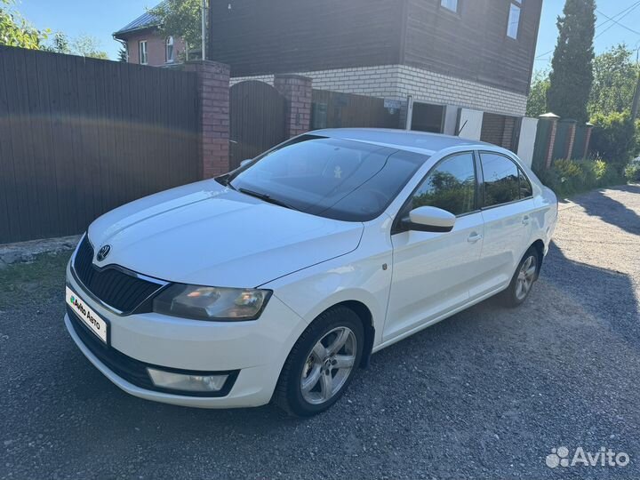 Skoda Rapid 1.6 AT, 2015, 107 500 км