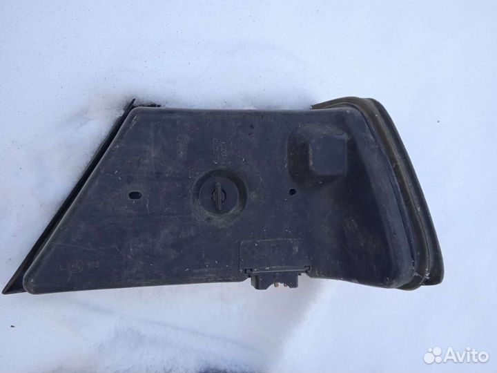 Фонарь задний левый Mercedes Benz W124