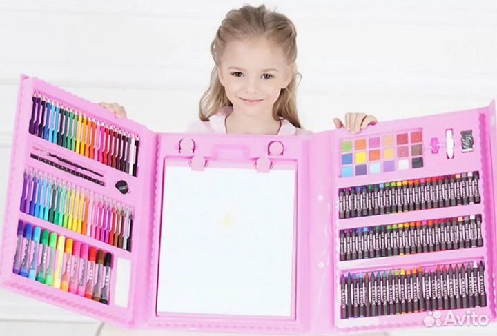 Набор юного художника с мольбертом