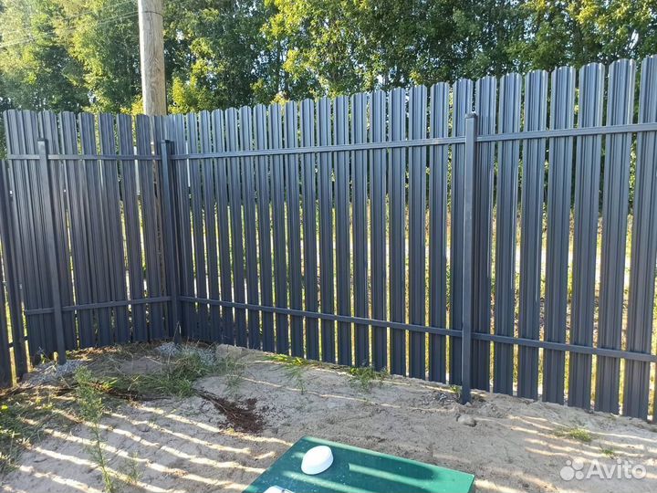 Забор из евроштакетника под ключ