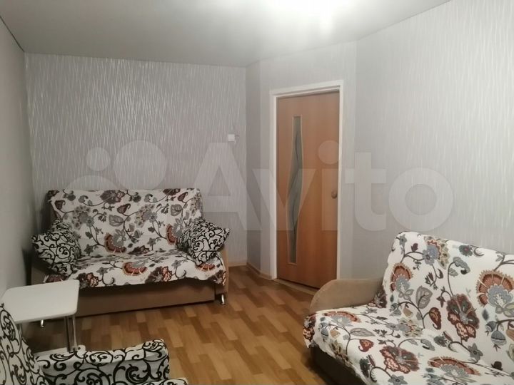 2-к. квартира, 40 м², 1/4 эт.