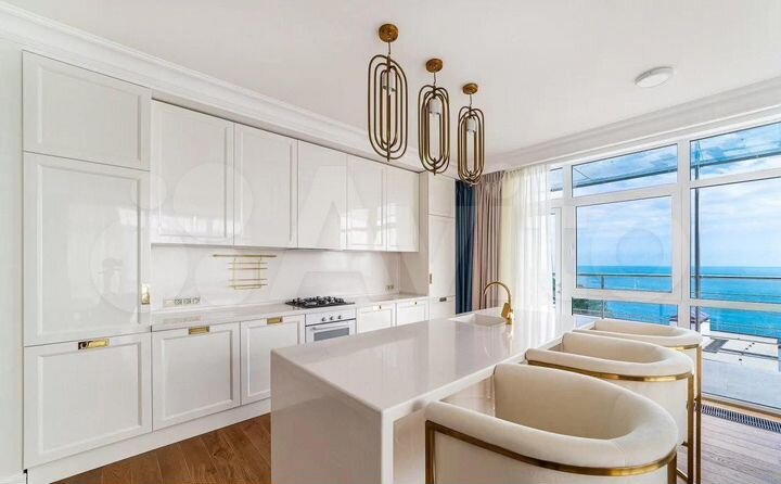 3-к. квартира, 134 м², 2/5 эт.