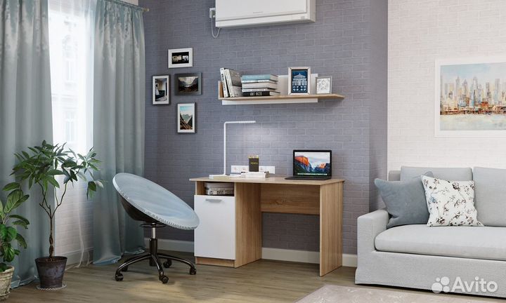 Письменный стол с навесной полкой