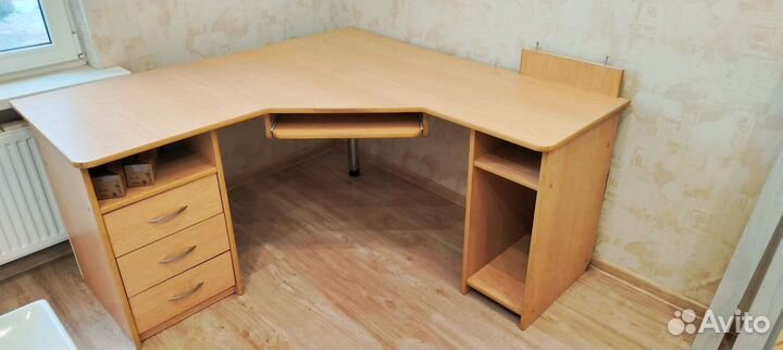 Стол угловой