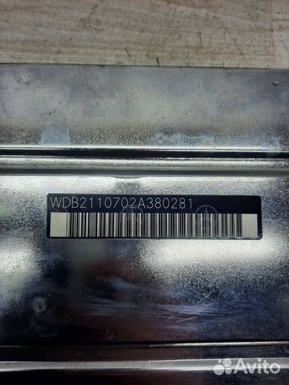 Накладка номерного знака Mercedes W211