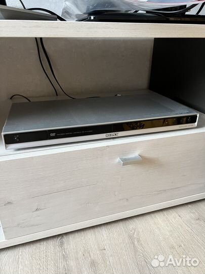 Продаю dvd плеер б/у