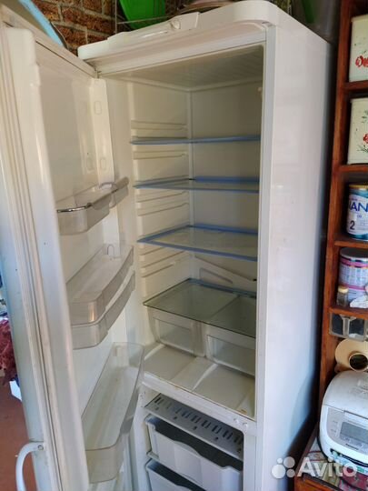 Холодильник бу indesit
