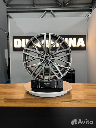 Новые диски R20 на Geely Monjaro не оригинальные