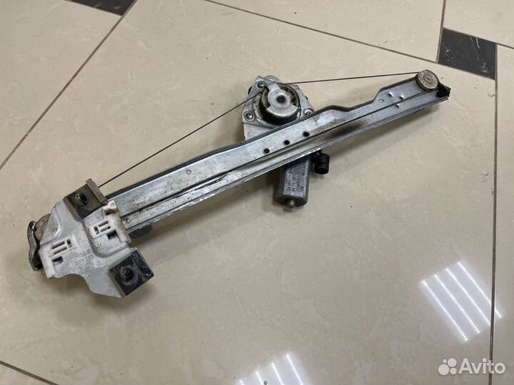 Стеклоподъемник передний правый Лада Ларгус R90