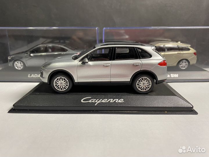 Модель Porsche Cayenne 2010 minichamps 1/43